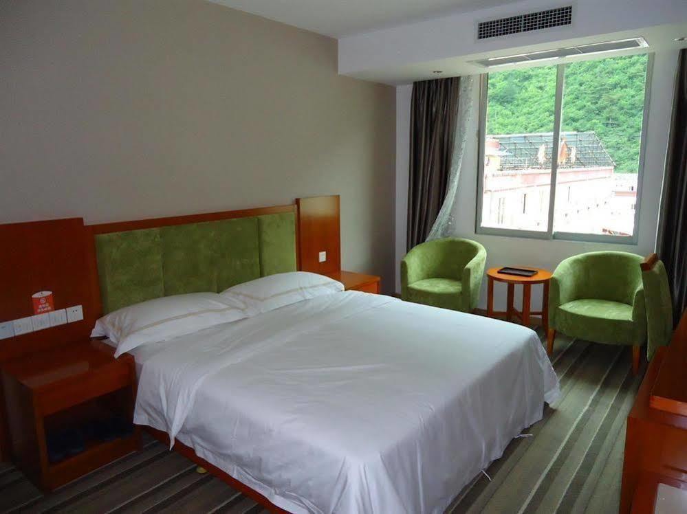 5 Yue Hotel ג'יוג'איגואו מראה חיצוני תמונה